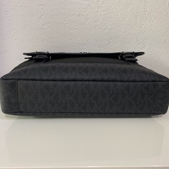Michael Kors Bags Michael Kors Kent Sport Medium Tech Messenger Bag